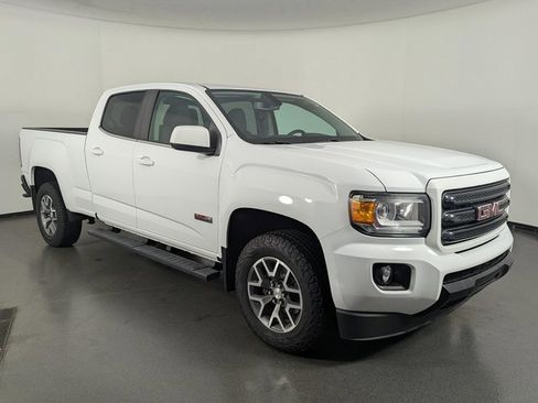 Used 2020 GMC Canyon Denali image 2