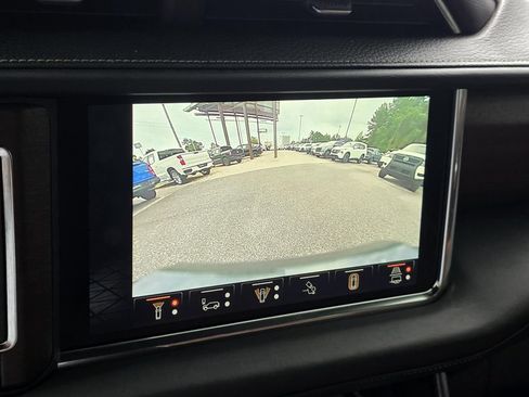 Used 2023 GMC Yukon Denali Ultimate AWD/4WD image 29