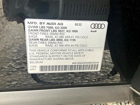 Used 2022 Audi e-tron Premium Plus w/ Premium Plus Package image 33