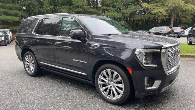 Used 2024 GMC Yukon Denali w/ Advanced Technology Package AWD/4WD image 2