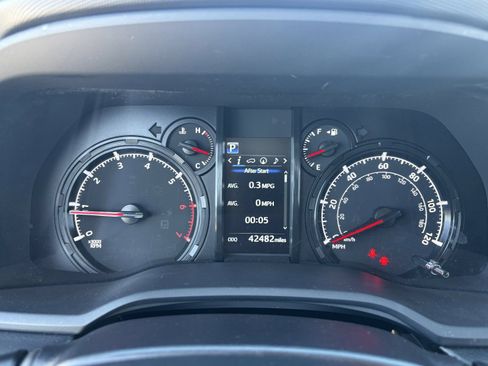 Used 2023 Toyota 4Runner SR5 Premium w/ Moonroof Package RWD image 30