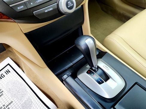 Used 2010 Honda Accord EX-L image 17