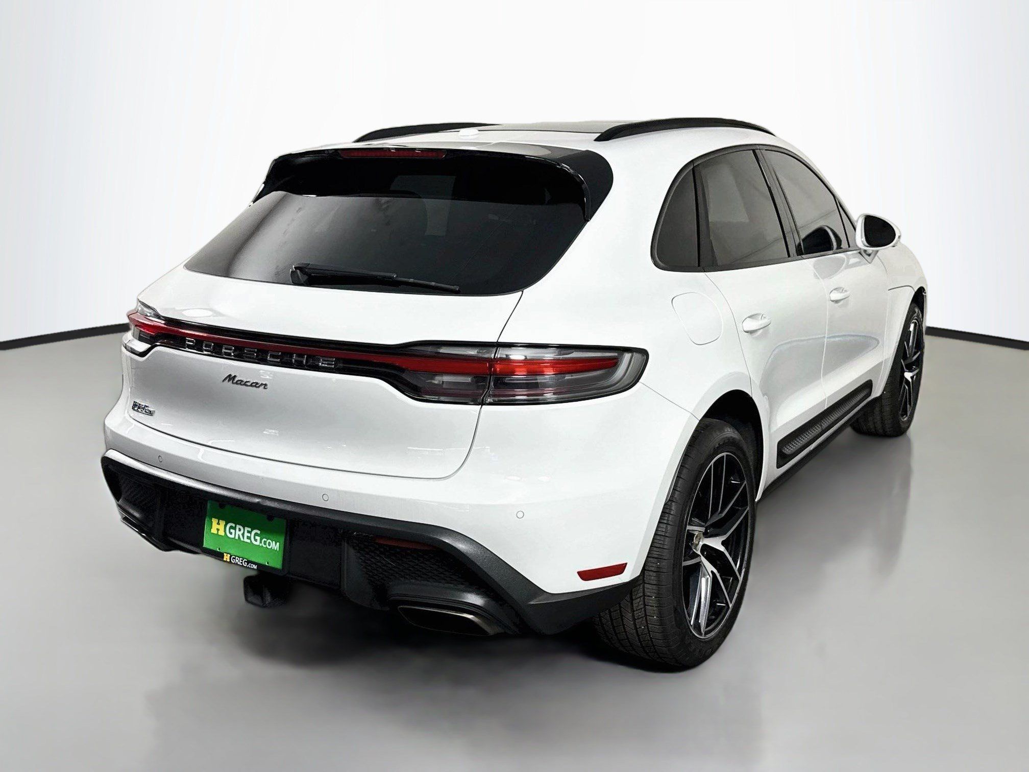 Used 2024 Porsche Macan w/ Premium Plus Package AWD/4WD image 10