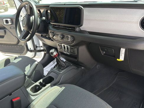 Used 2026 Jeep Wrangler Sport AWD/4WD image 26