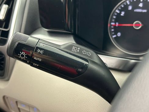 Used 2023 Kia Sorento S FWD image 27