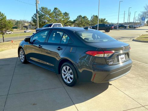 Used 2025 Toyota Corolla LE image 4