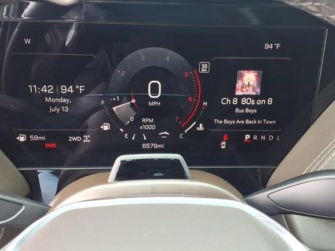 Used 2025 GMC Yukon Elevation w/ Elevation Premium Package AWD/4WD image 32