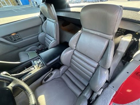 Used 1991 Chevrolet Corvette Convertible image 16