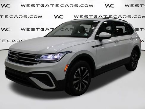 Used 2022 Volkswagen Tiguan S image 1