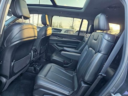 Used 2023 Jeep Grand Cherokee L Limited w/ Luxury Tech Group II image 23