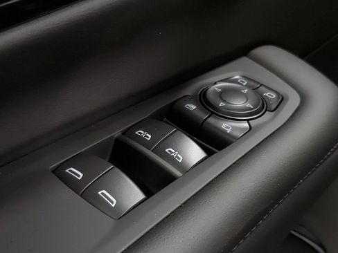 Used 2025 Chevrolet Tahoe Z71 w/ Comfort Package image 28