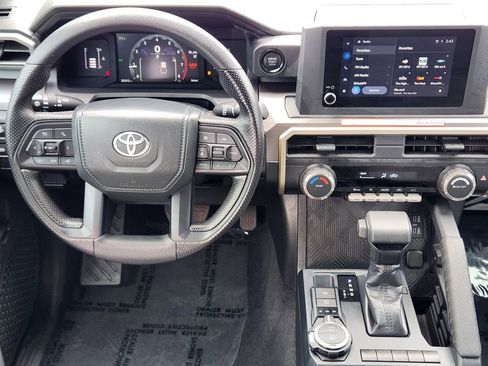 Used 2025 Toyota Tacoma SR5 AWD/4WD image 25