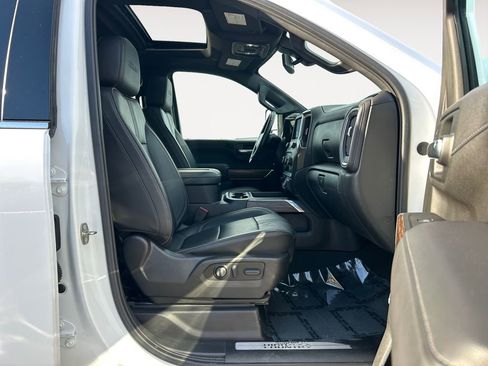 Used 2022 Chevrolet Silverado 3500 High Country w/ Safety Package II image 10