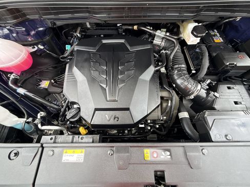 Used 2026 Kia Carnival FWD image 17