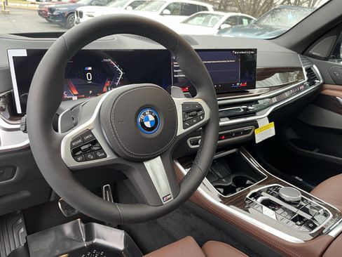New 2026 BMW X5 xDrive50e w/ M Sport Package image 11