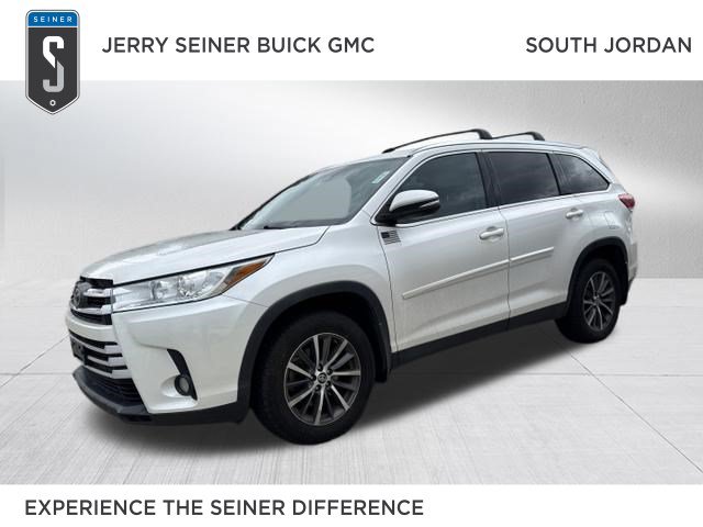 Used 2019 Toyota Highlander XLE AWD/4WD image 1