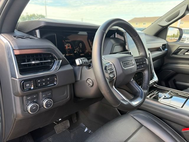 Used 2025 GMC Yukon Denali AWD/4WD image 15