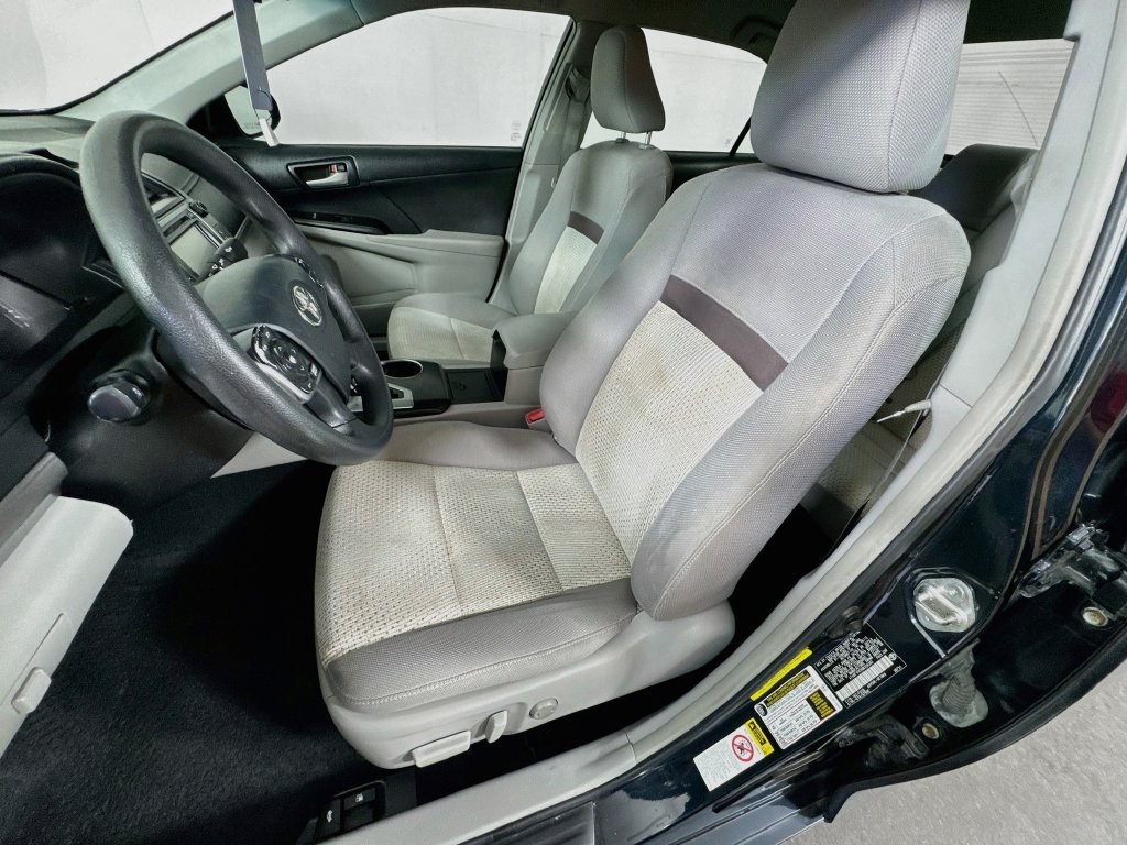 Used 2013 Toyota Camry LE FWD image 22