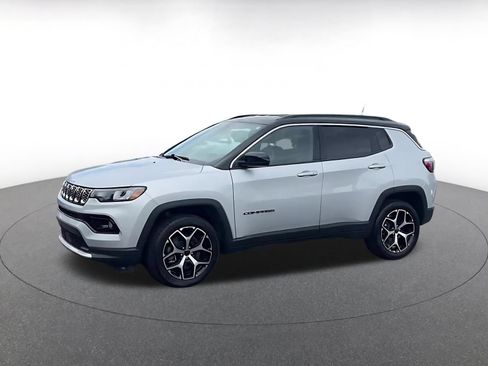 Used 2025 Jeep Compass Limited AWD/4WD image 8