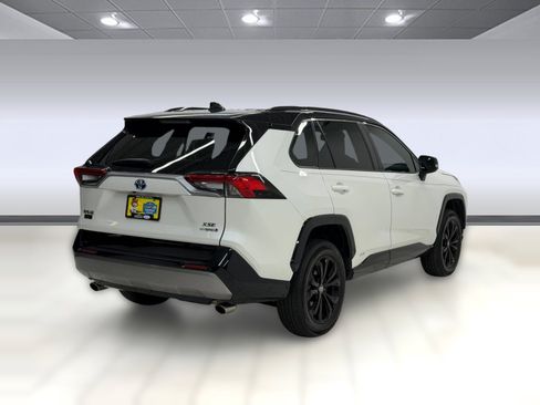 Used 2022 Toyota RAV4 XSE AWD/4WD image 7