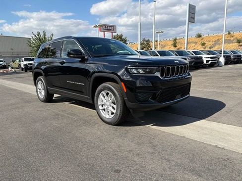 New 2026 Jeep Grand Cherokee Laredo w/ Trailer Tow Package RWD image 9
