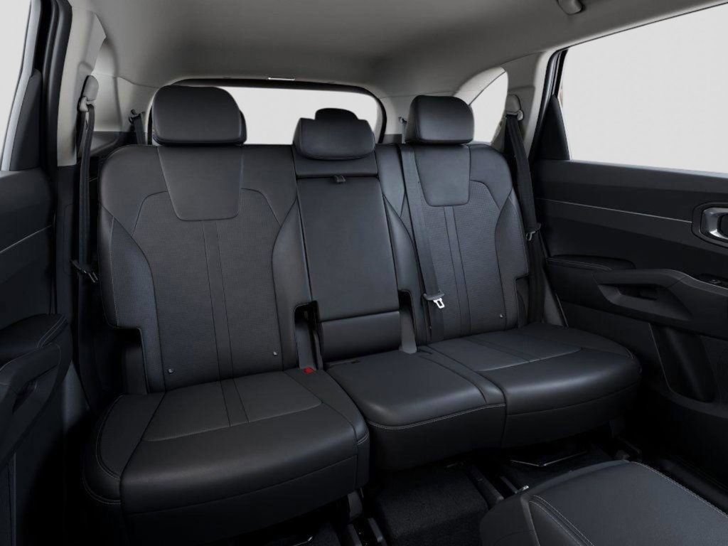 Used 2025 Kia Sorento S AWD/4WD image 16