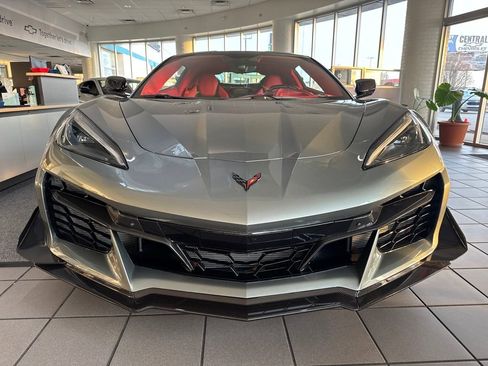 Used 2023 Chevrolet Corvette Z06 w/ Z07 Performance Package image 6