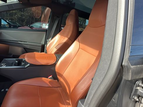 Used 2025 Tesla Cybertruck AWD Crew Cab image 17