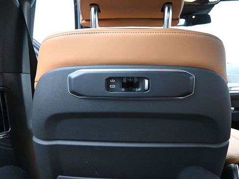 Used 2025 BMW X5 xDrive50e w/ Climate Comfort Package image 13