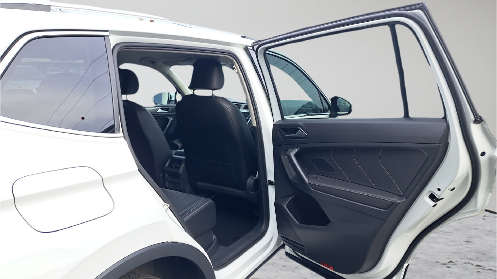 Used 2022 Volkswagen Tiguan SE AWD/4WD image 14