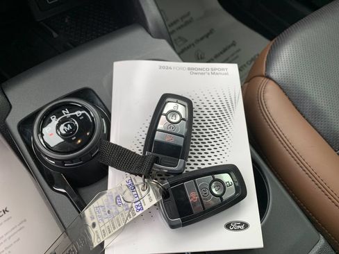Used 2024 Ford Bronco Sport Badlands w/ Premium Package AWD/4WD image 9