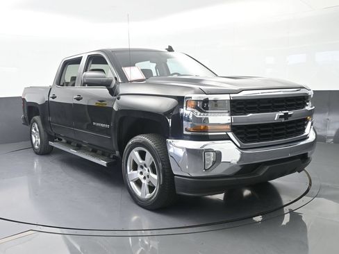 Used 2018 Chevrolet Silverado 1500 LT w/ All Star Edition RWD image 9