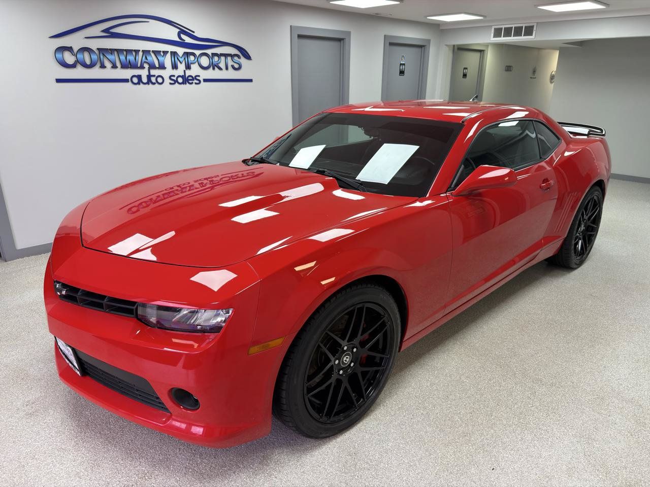Used 2015 Chevrolet Camaro LT RWD image 2
