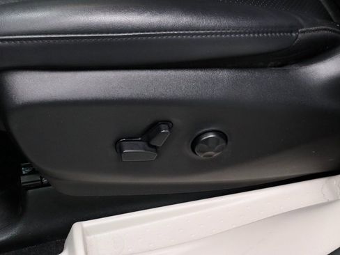 Used 2024 Chrysler Pacifica Touring-L image 24