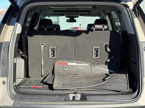 Used 2022 GMC Acadia SLT w/ Technology Package image 8