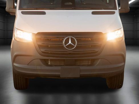 Used 2025 Mercedes-Benz Sprinter 2500 image 13