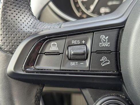 Used 2023 Alfa Romeo Stelvio Sprint image 28