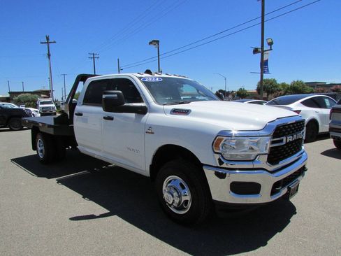 Used 2024 RAM 3500 SLT w/ Quick Order Package 2YG SLT AWD/4WD image 2