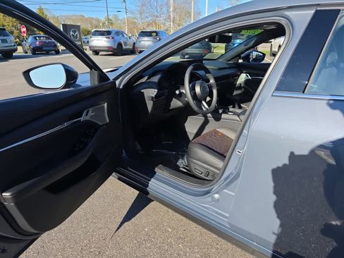 Used 2025 MAZDA MAZDA3 Hatchback w/Premium Plus Pkg AWD/4WD image 11