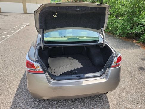 Used 2014 Nissan Altima 2.5 SV w/ Convenience Package FWD image 5