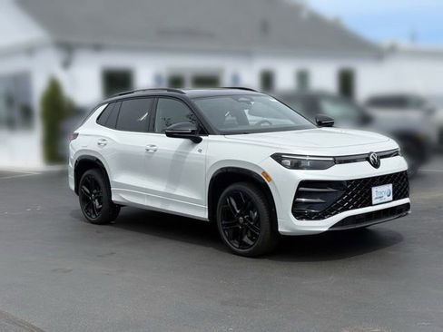 New 2026 Volkswagen Tiguan SE R-Line AWD/4WD image 1