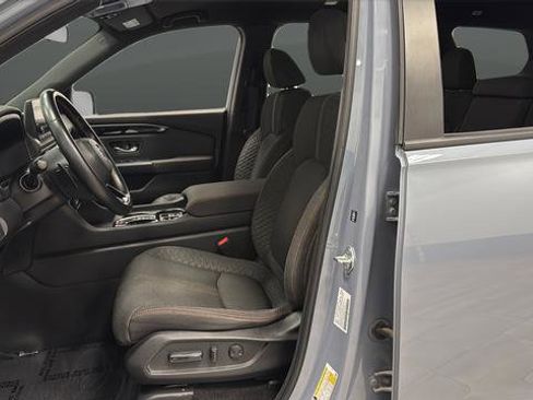 Used 2023 Honda Pilot Sport image 9