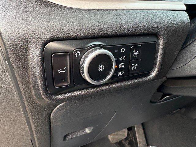 Used 2023 Ford Explorer XLT w/ Equipment Group 202A RWD image 19
