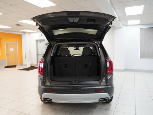 Used 2020 GMC Acadia SLT w/ Driver Alert Package II image 10