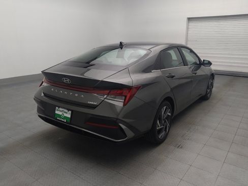 Used 2025 Hyundai Elantra Limited FWD image 9
