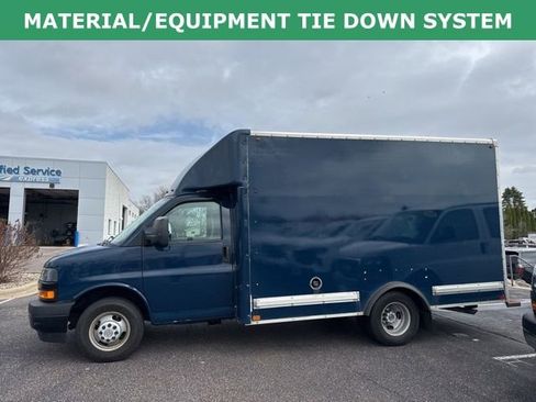 Used 2020 Chevrolet Express 3500 w/ Driver Convenience Package image 5