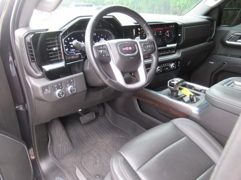 Used 2022 GMC Sierra 1500 SLT w/ SLT Premium Plus Package AWD/4WD image 19