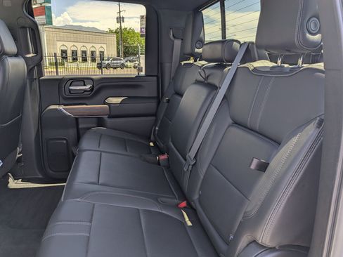 Used 2022 Chevrolet Silverado 2500 High Country AWD/4WD image 37