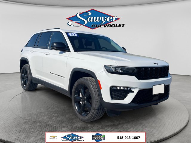 Used 2023 Jeep Grand Cherokee Limited w/ Black Appearance Package AWD/4WD image 7