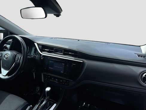 Used 2017 Toyota Corolla SE FWD image 29